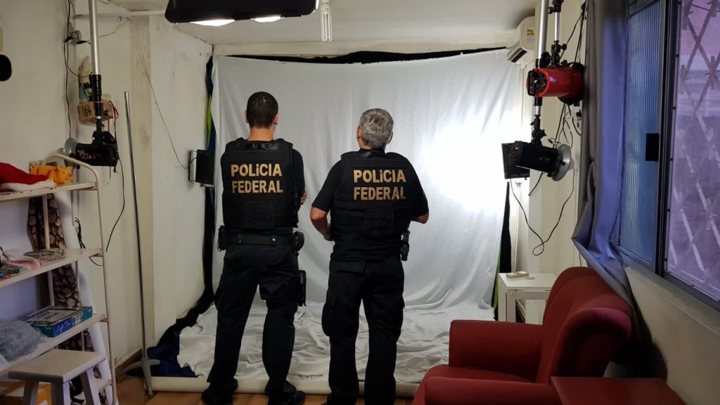 PF desarticula organização criminosa que produzia e comercializava imagens eróticas de crianças e adolescentes na internet