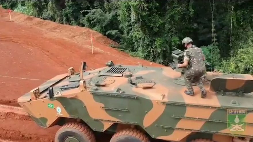 Estágio capacita operadores do sistema REMAX, estação de armas remotamente controlada dos blindados do Exército