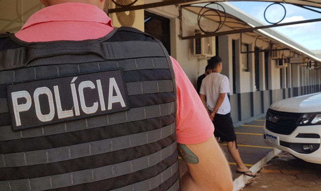Suspeito de roubo à loja de eletrônicos no Shopping São Paulo é detido em Cascavel