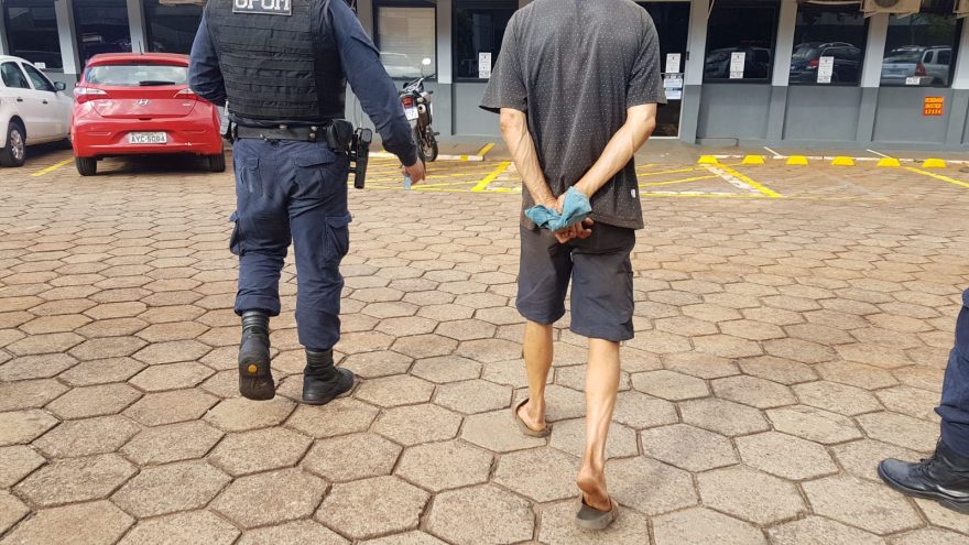 Homem é detido por descumprir medida protetiva e se aproximar da ex