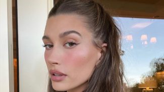 Hailey Bieber sobre coágulo no cérebro: 'Meu rosto começou a cair'