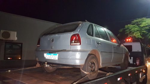 Gol utilizado pela ‘Gangue da marcha ré’ em Vera Cruz do Oeste é recuperado pela PM na Linha Gonçalves Dias em Santa Tereza do Oeste Imagem referente a Gol utilizado pela ‘Gangue da marcha ré’ em Vera Cruz do Oeste é recuperado pela PM na Linha Gonçalves Dias em Santa Tereza do Oeste