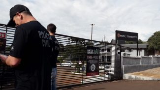 Policiais civis realizam manifestação em frente à 15 SDP