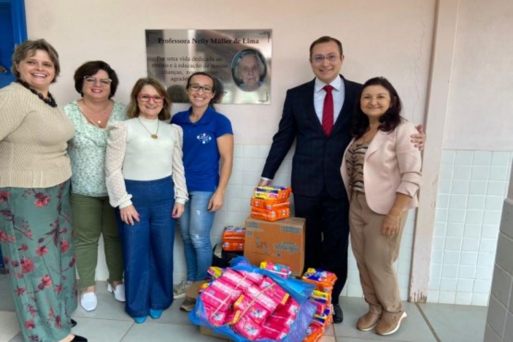Comarca de Concórdia repassa 4.800 absorventes para estudantes de grupo municipal 
