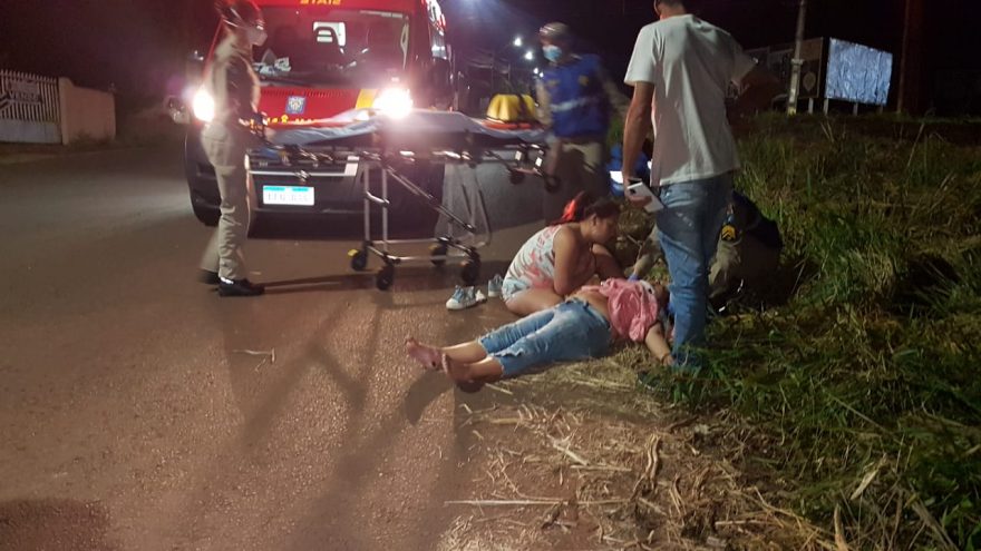 Mulher ferida é socorrida pelo Siate no Bairro Brasília