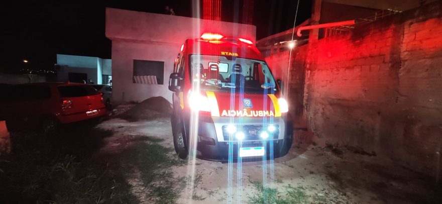 Homem é socorrido após cair de escada no Bairro Morumbi