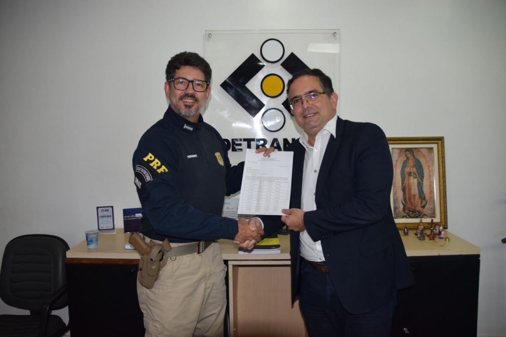 Policiais Rodoviários Federais do estado da Bahia serão isentos de taxas para renovação e mudança de categoria da CNH