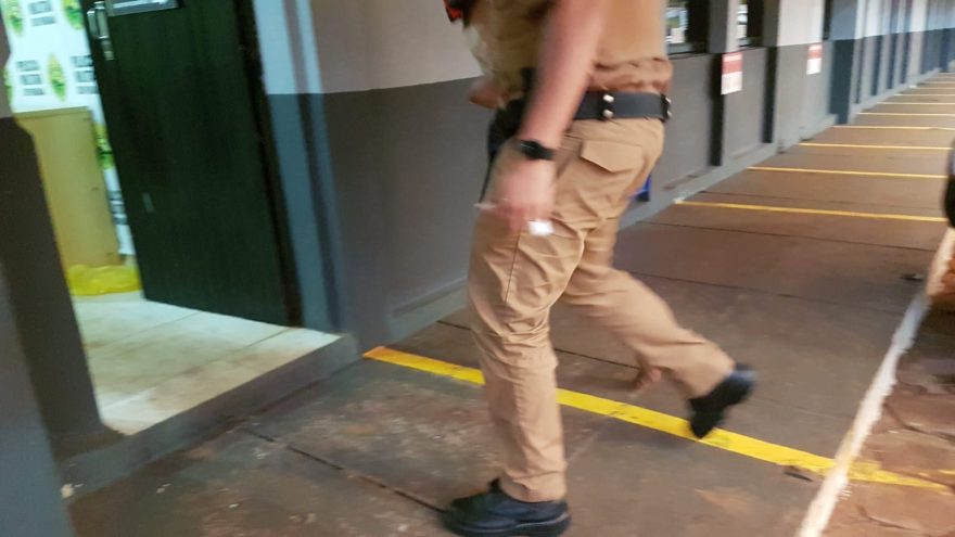 Homem invade residência da ex, a impede de sair de casa e acaba detido pela Polícia Militar