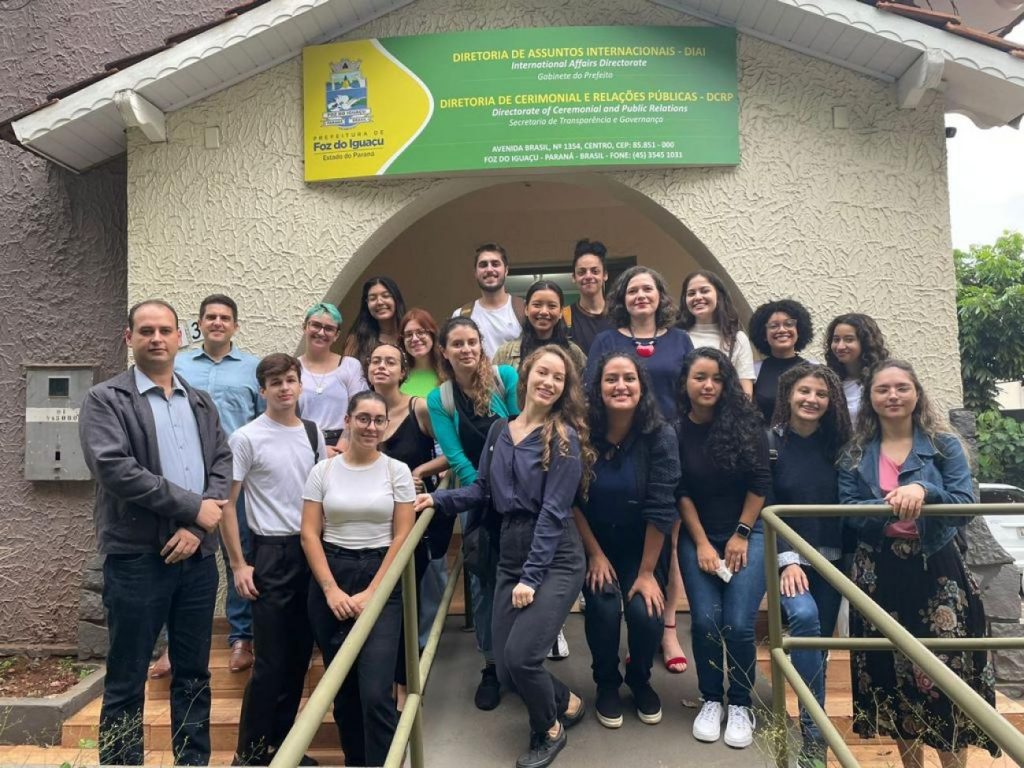 Acadêmicos da Unila participam de palestra sobre funcionamento da Diretoria de Assuntos Internacionais de Foz do Iguaçu