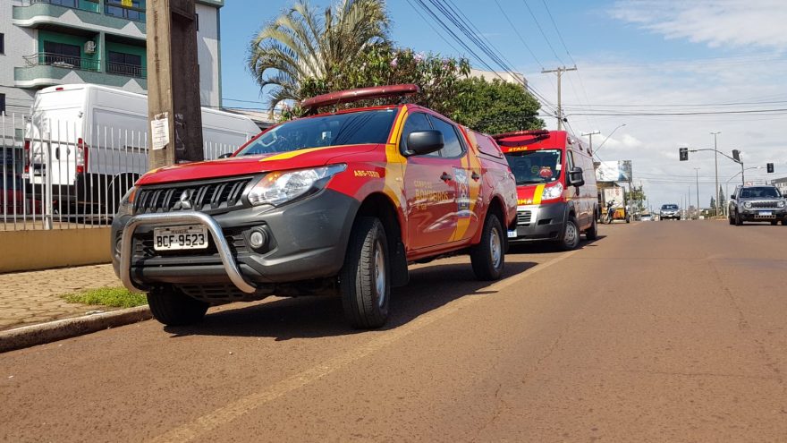 Homem fica inconsciente ao sofrer queda na Avenida Carlos Gomes