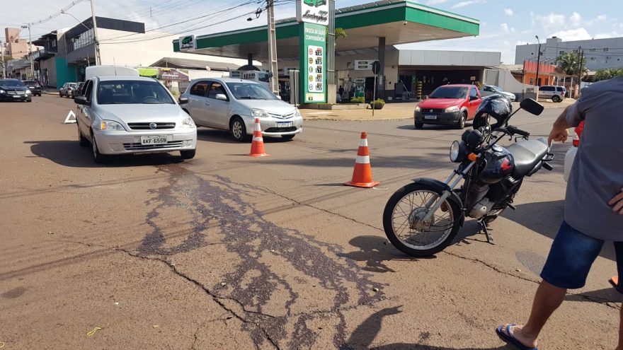 Motociclista fica ferido em colisão com carro no São Cristóvão