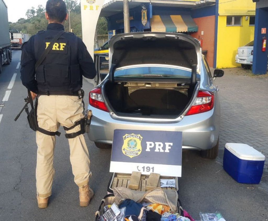 PRF apreende 19 quilos de maconha em Barra do Piraí