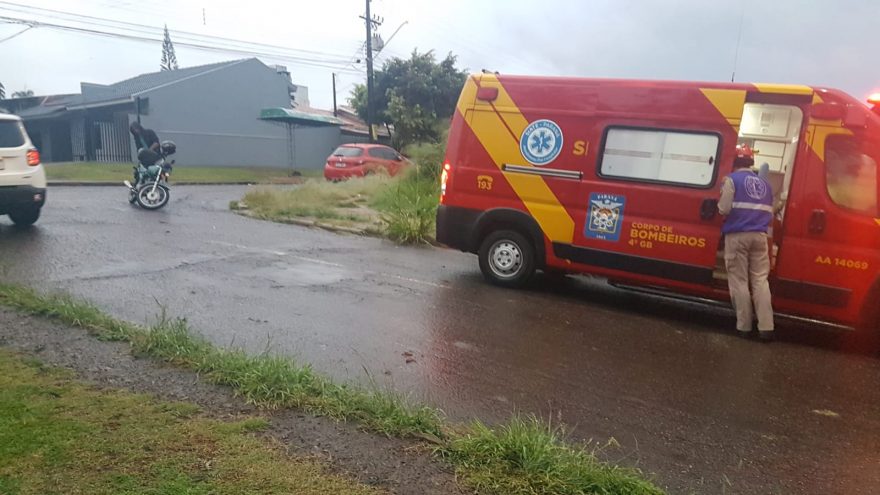 Carro e moto batem no Alto Alegre e homem de 51 anos fica ferido