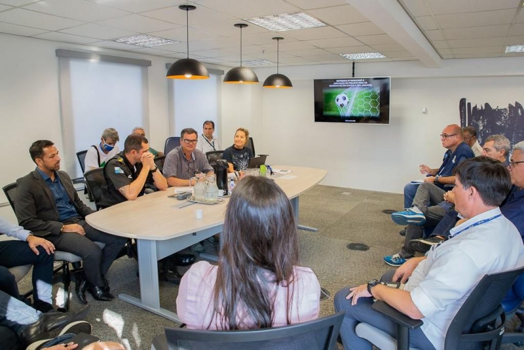 MPRJ participa de reunião com representantes de Botafogo e Vasco sobre a ampliação do Programa de Classificação de Riscos em Estádios de Futebol