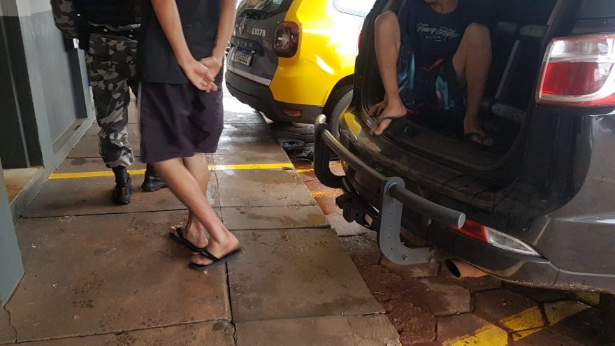 Choque encaminha três do Santa Cruz até a 15ª SDP; crack foi apreendido
