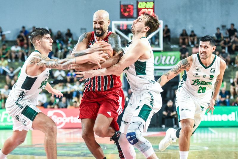 Com sobras, Basquete Tricolor passa pelo Bauru e está na semifinal do NBB
