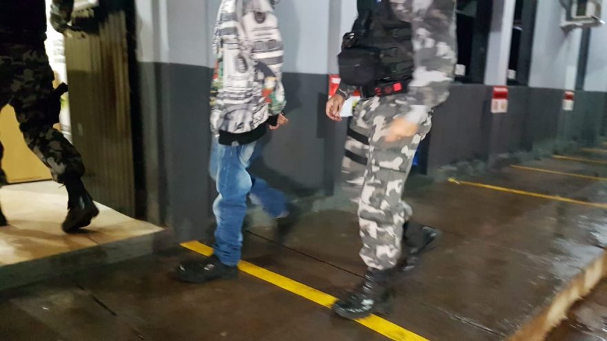 Menor de idade é apreendido com drogas no Bairro Santa Cruz