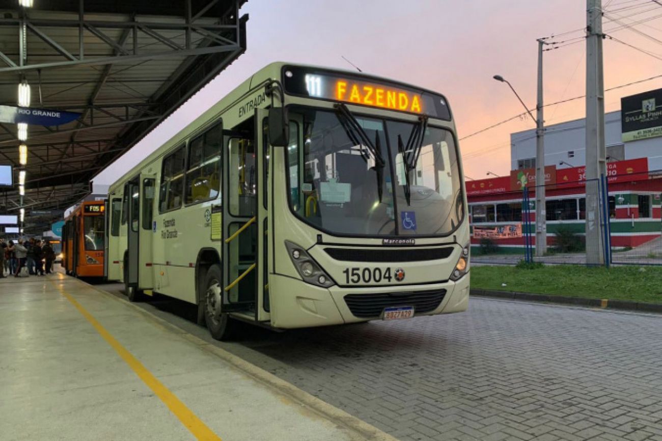 Começa A Operar Linha De ônibus Entre Fazenda Rio Grande E O Guadalupe Em Curitiba Cgn 9310