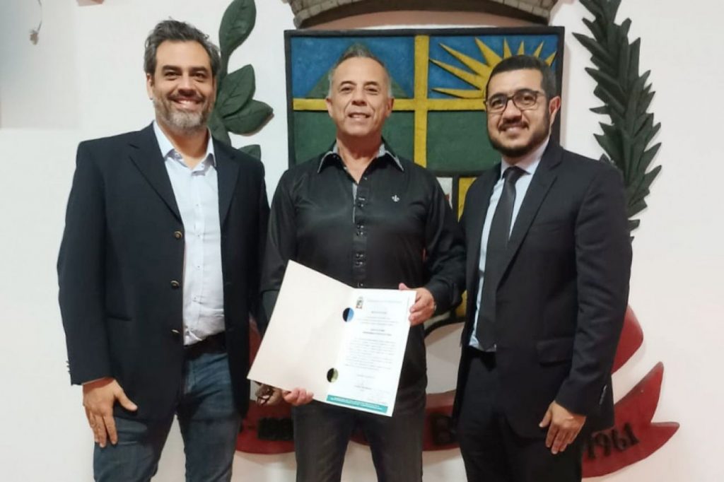 Policial civil recebe homenagem do Legislativo em Quatro Barras
