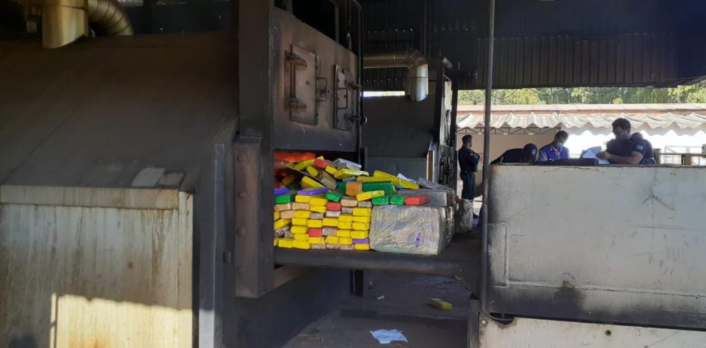 Polícia Civil incinera 1,8 tonelada de drogas em Paranaíba