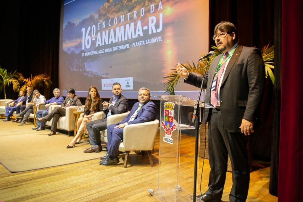 PGJ participa da abertura do encontro da Associação Nacional de Municípios e Meio Ambiente