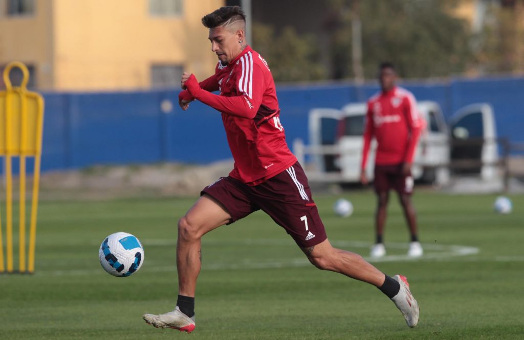 Tricolor treina no Chile para encarar o Everton