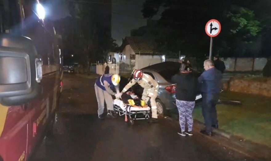 Colisão entre HRV e Ford Ka de motorista de aplicativo, deixa passageira ferida no Bairro Country