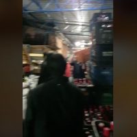 Imagem referente a Veja a ação da polícia dentro barracão em que foram recuperadas centenas de caixas furtadas do Ceasa