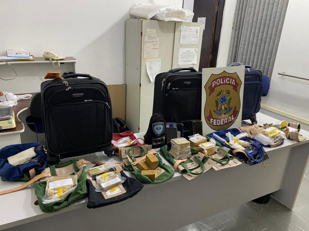 PF apreende 77 kg de ouro transportados em aeronave privada