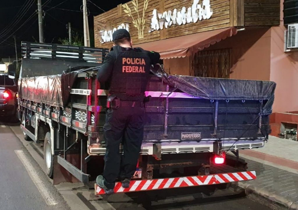 Polícia Federal deflagra operação contra o contrabando de cigarros em Santa Catarina