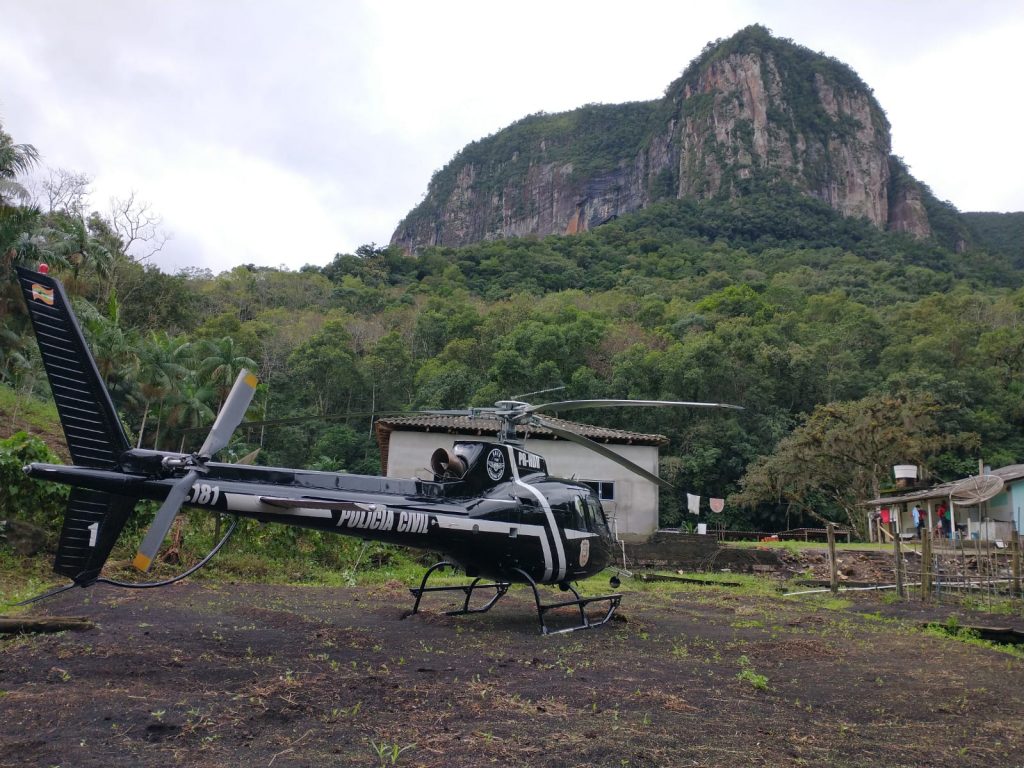 Equipe do Helicóptero da Polícia Civil resgata idoso em costão em Siderópolis