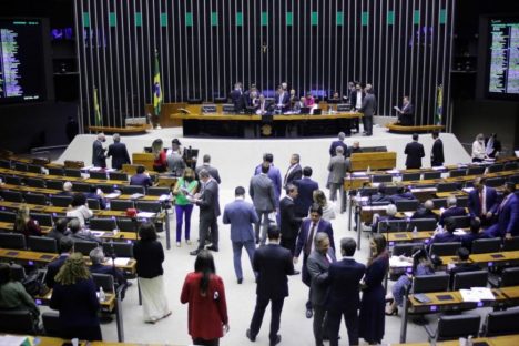 Câmara aprova medida provisória que cria sistema de registros públicos eletrônico Imagem referente a Câmara aprova medida provisória que cria sistema de registros públicos eletrônico