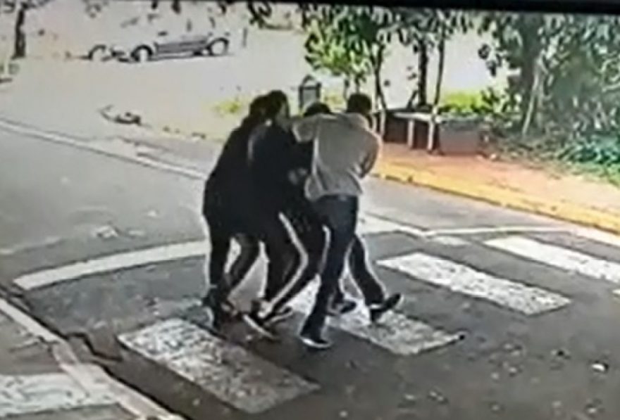 Homem retirado à força de rodoviária fugiu de clínica