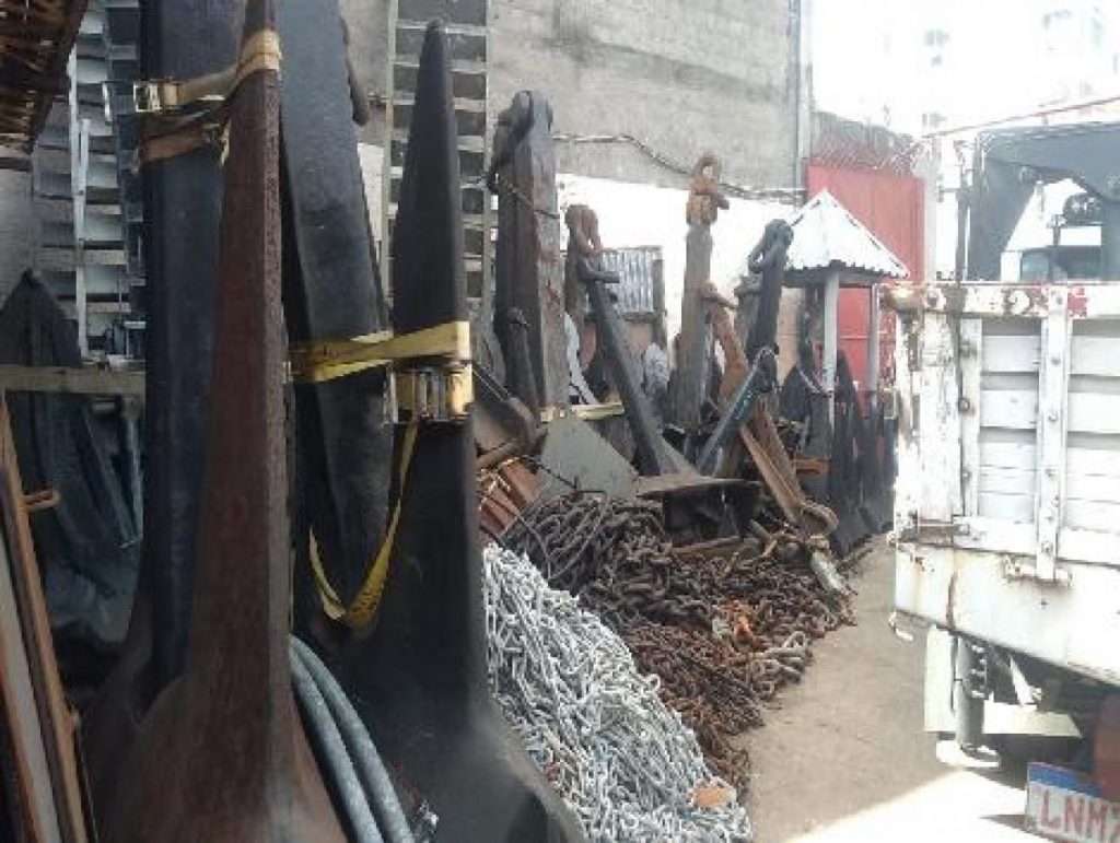 Polícia Civil prende sócios de ferro-velho por receptação de material de construtora