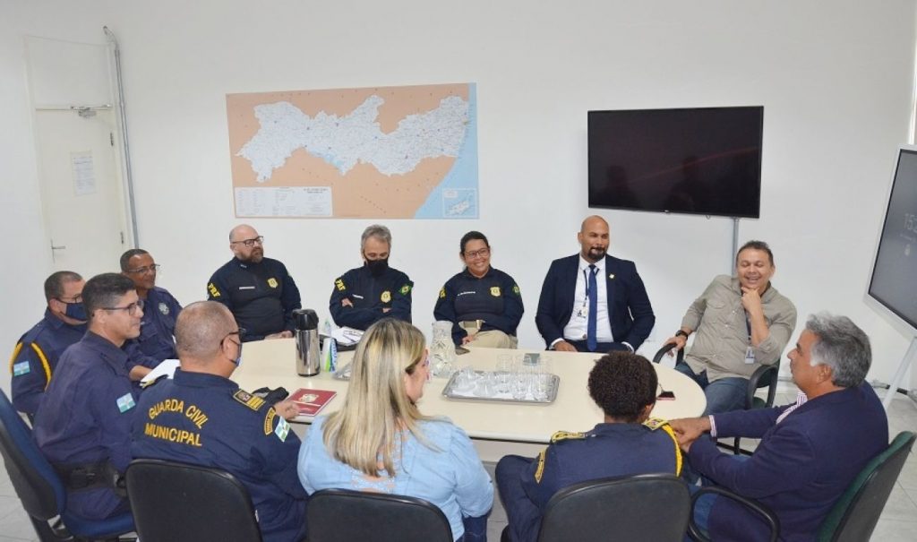 PRF discute Acordo de Cooperação Técnica com gestores de Segurança Pública de Camaragibe