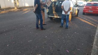 Suspeitos de assalto no Floresta encontrados em cassino clandestino, são encaminhados para a delegacia