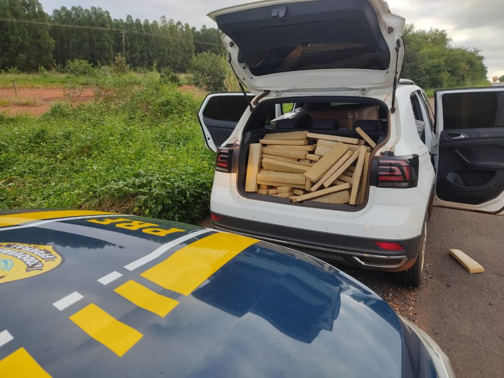 PRF apreende 600 Kg de maconha e 12 Kg de skunk em Brasilândia (MS)