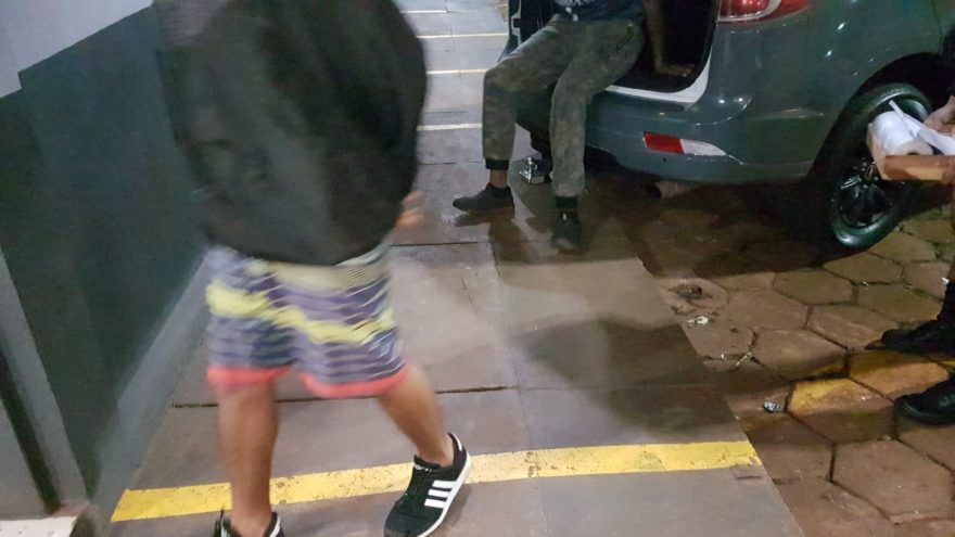 Suspeito de comercializar drogas é preso em Boa Vista da Aparecida; um usuário menor de idade foi apreendido