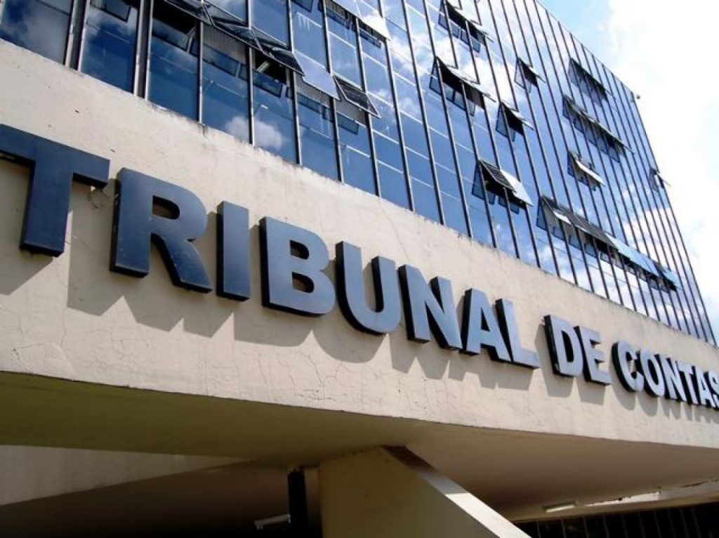 Pleno acolhe recurso e afasta multa aplicada a ex-pregoeira de Prudentópolis
