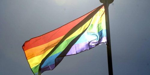 Mutirão jurídico atende público LGBTQIA+ para requalificação civil Imagem referente a Mutirão jurídico atende público LGBTQIA+ para requalificação civil