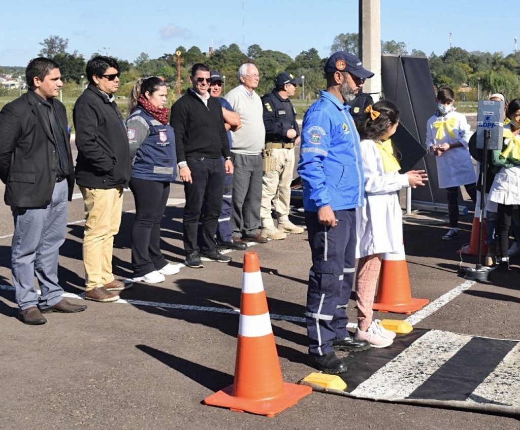 PRF realiza atividades educativas internacionais no Maio Amarelo