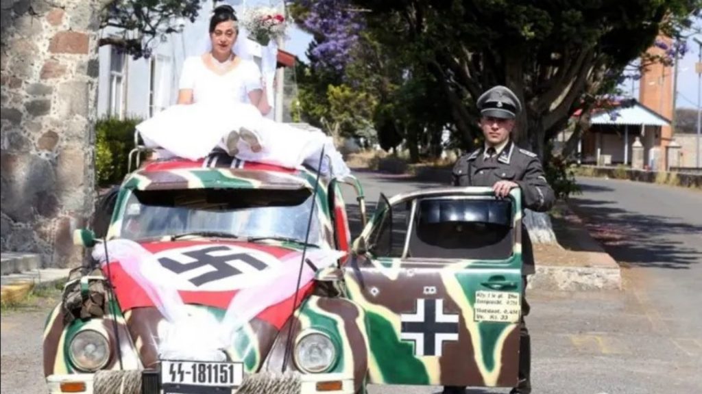 Casamento com tema nazista é realizado celebrando o reinado de Hitler