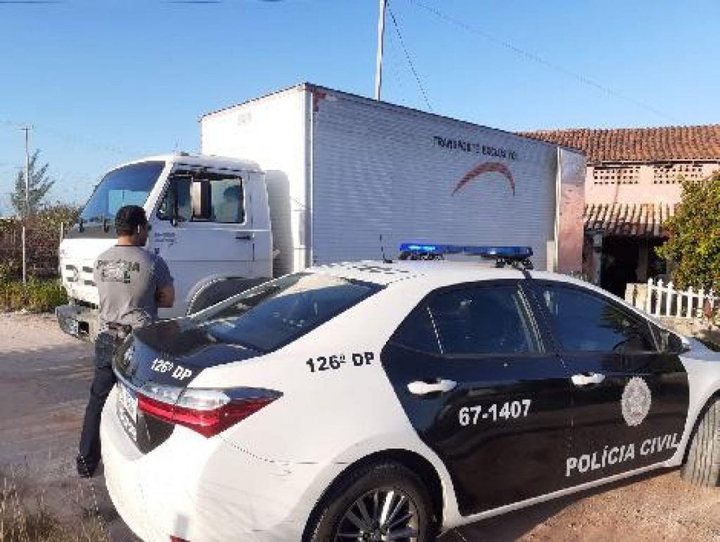 Polícia Civil recupera carga de móveis avaliada em R$ 30 mil na cidade de Araruama