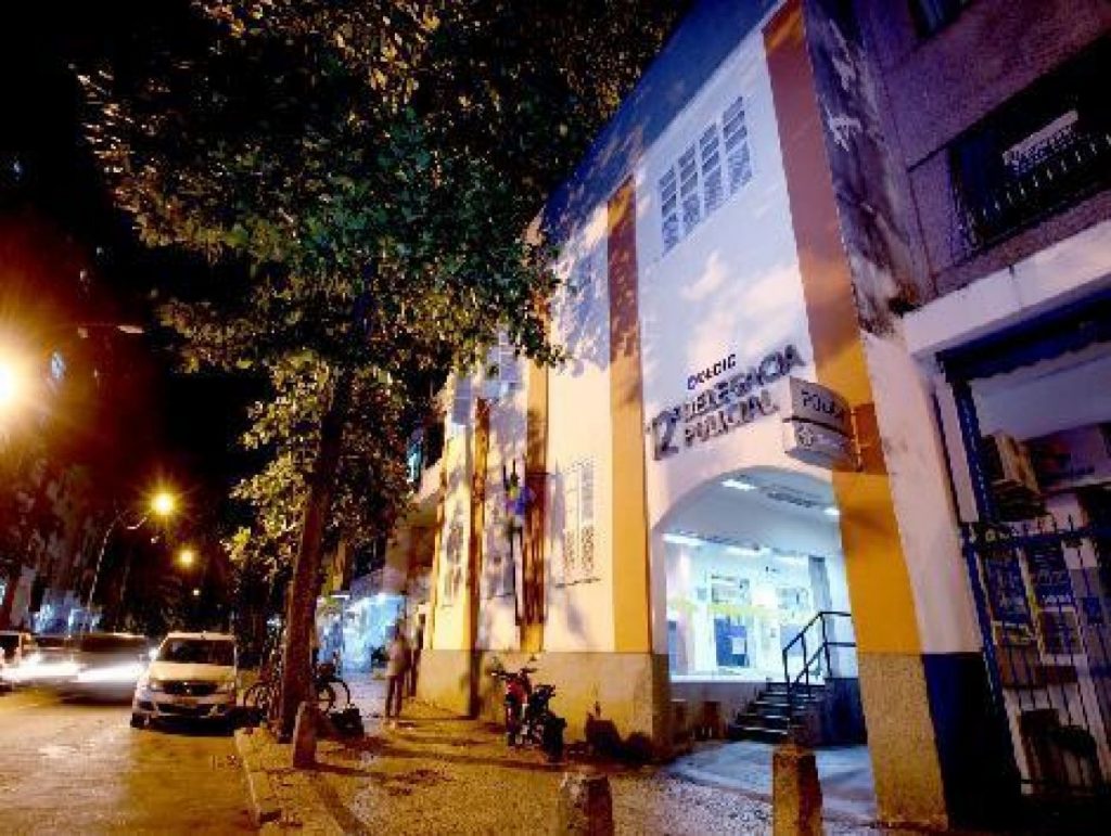 Dupla acusada de roubo é presa em Copacabana