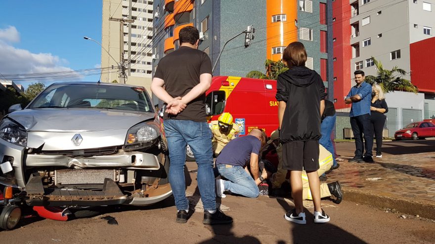 Motociclista fica ferido em colisão de forte impacto na JK com a Presidente Kennedy