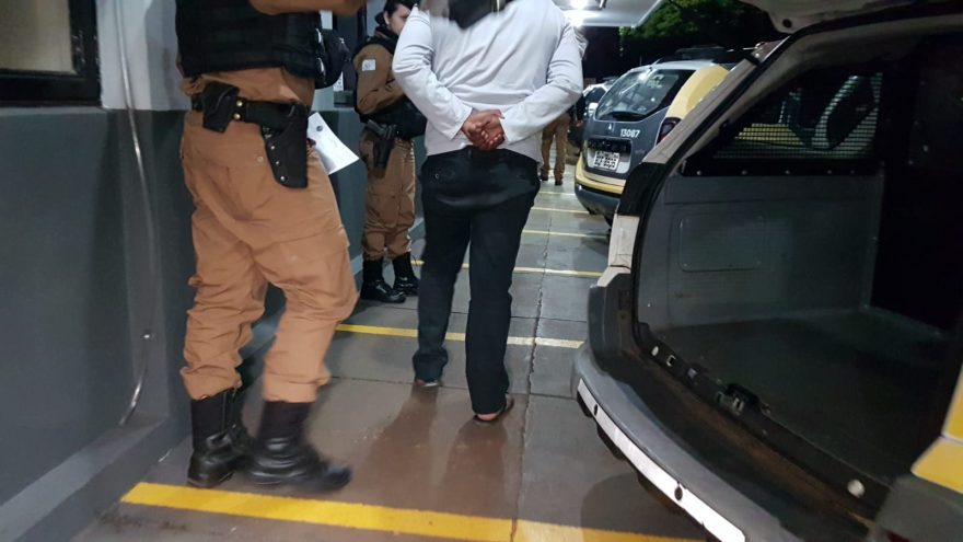 Devendo R$ 6,9 mil de pensão alimentícia, jovem é detido pela Polícia Militar