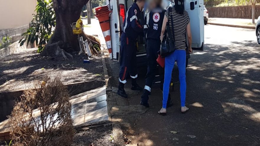 Idosa sofre mal súbito dentro de casa e é socorrida pelo Samu no Bairro Parque São Paulo