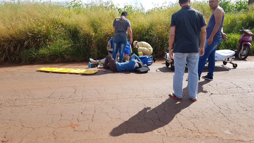 Após pneu furar, motociclistas sofrem queda e são socorridas na PR-180