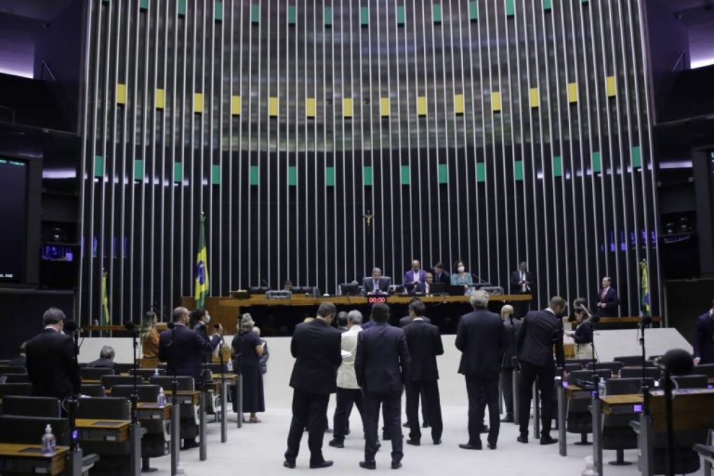 Câmara pode analisar seis medidas provisórias nesta terça