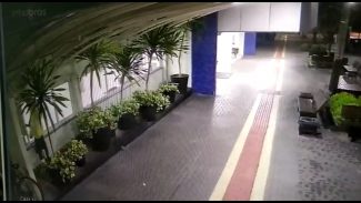 Furto durante velório na Acesc; Câmera registra ladrão fugindo